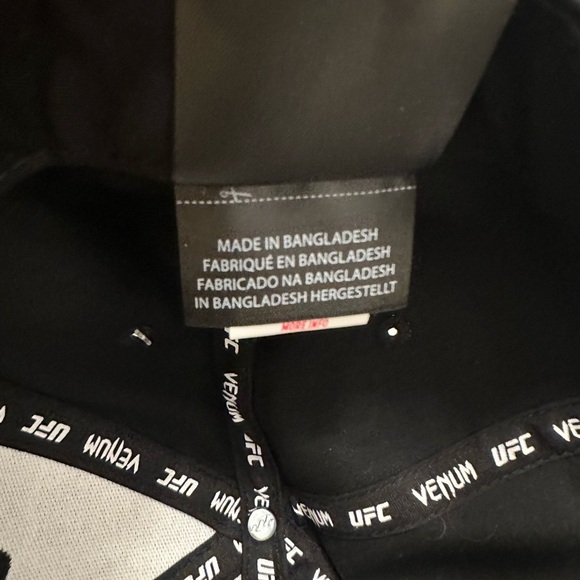 UFC Venum Authentic Fight Week 2.0 Unisex Hat Black Red Silver NWT $45 - Picture 9 of 10